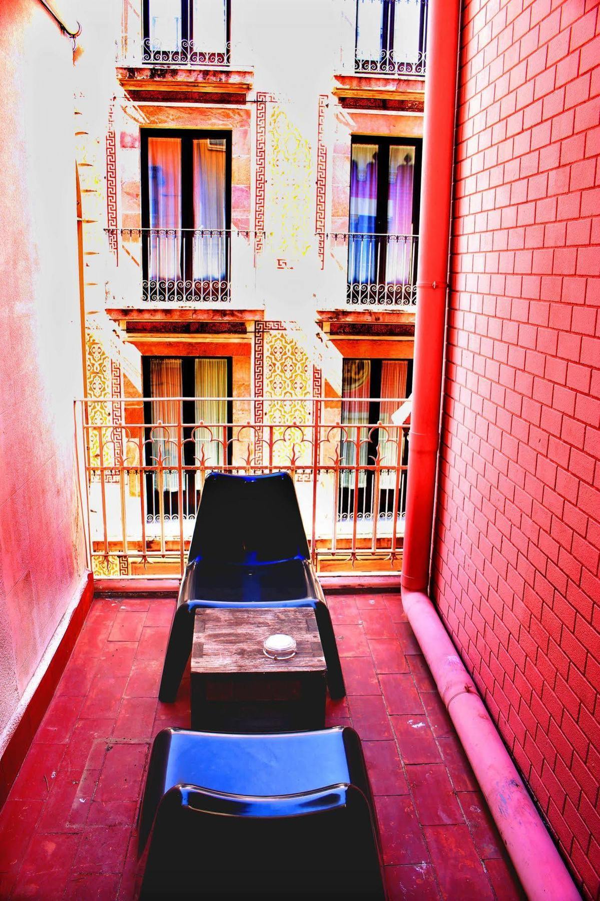 Raval Botella Private Ostello Barcellona